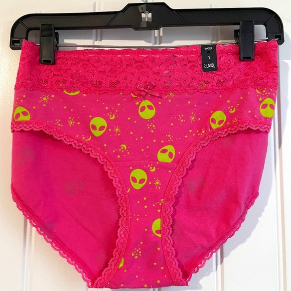 Pink with Green Alien and Stars - Picture 1 of 2